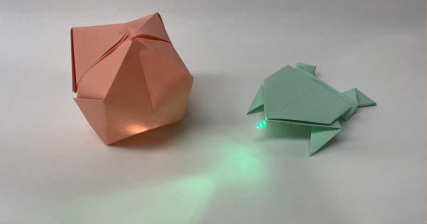 MākMō: Light-Up Origami