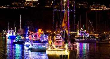 Top 3 Christmas Light Boat Parades Photo